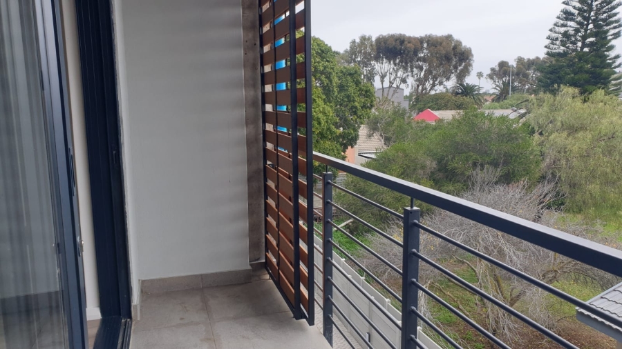 1 Bedroom Property for Sale in Table View Western Cape